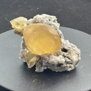 Yellow calcite